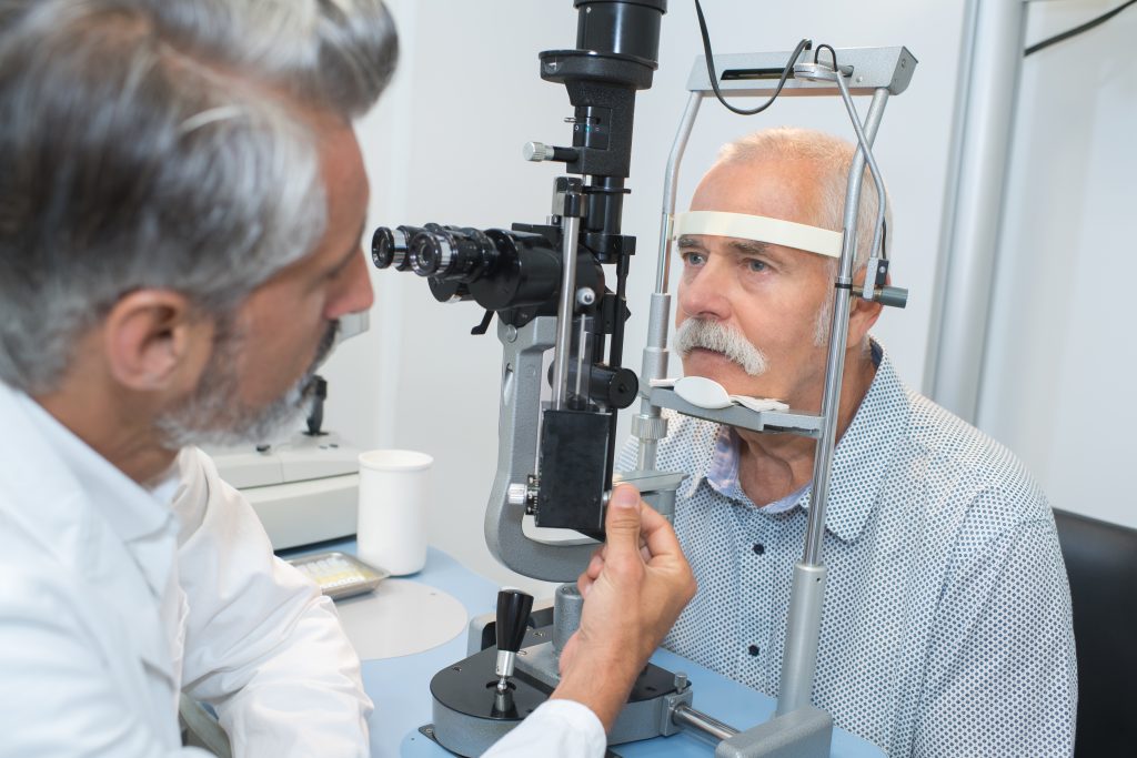ophthalmologist doing an eye test for diabetic retinopathy